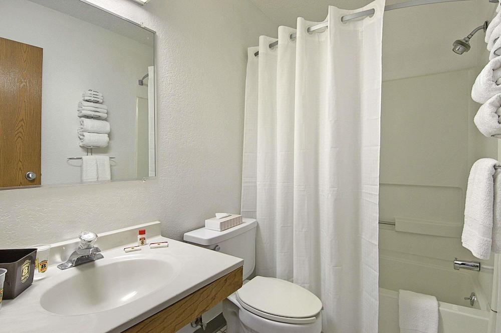 Comfort Inn Detroit - Troy Clawson Esterno foto