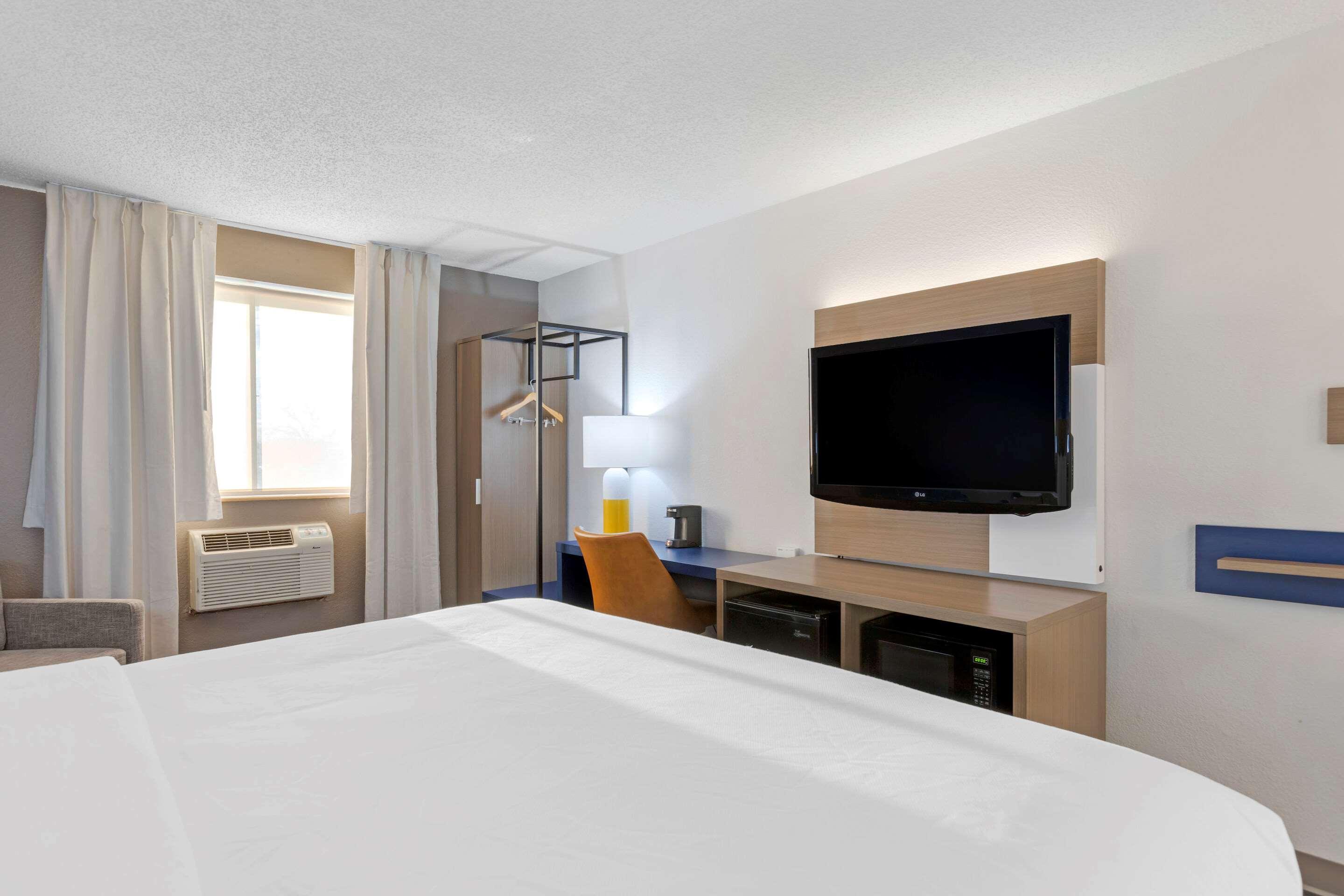 Comfort Inn Detroit - Troy Clawson Esterno foto